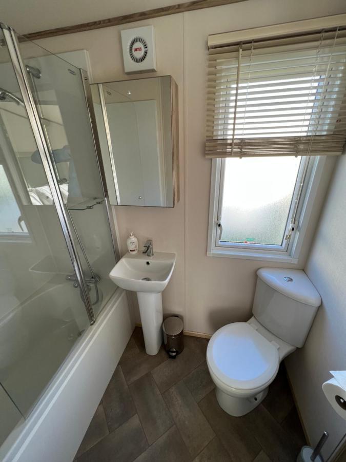 Anchors Rest - Family Caravan - Haven Lytchett Minster Exterior photo