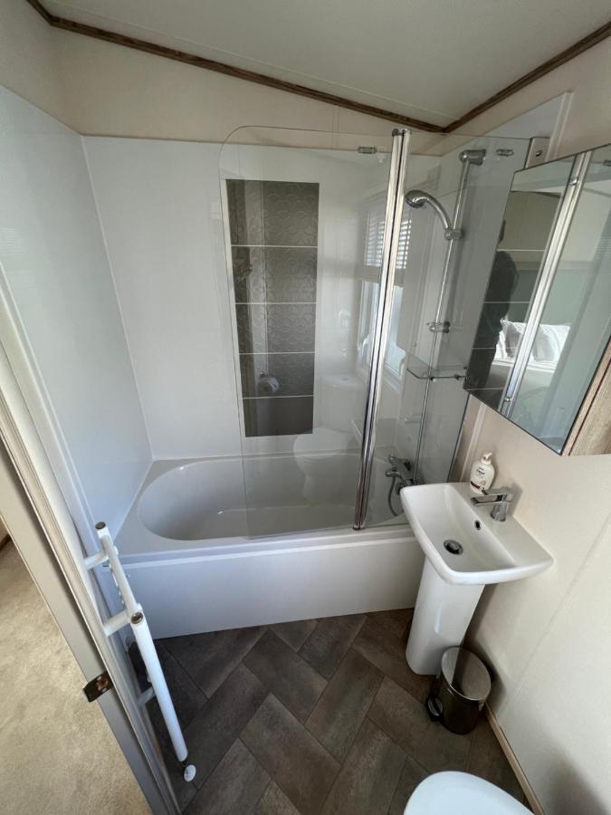 Anchors Rest - Family Caravan - Haven Lytchett Minster Exterior photo