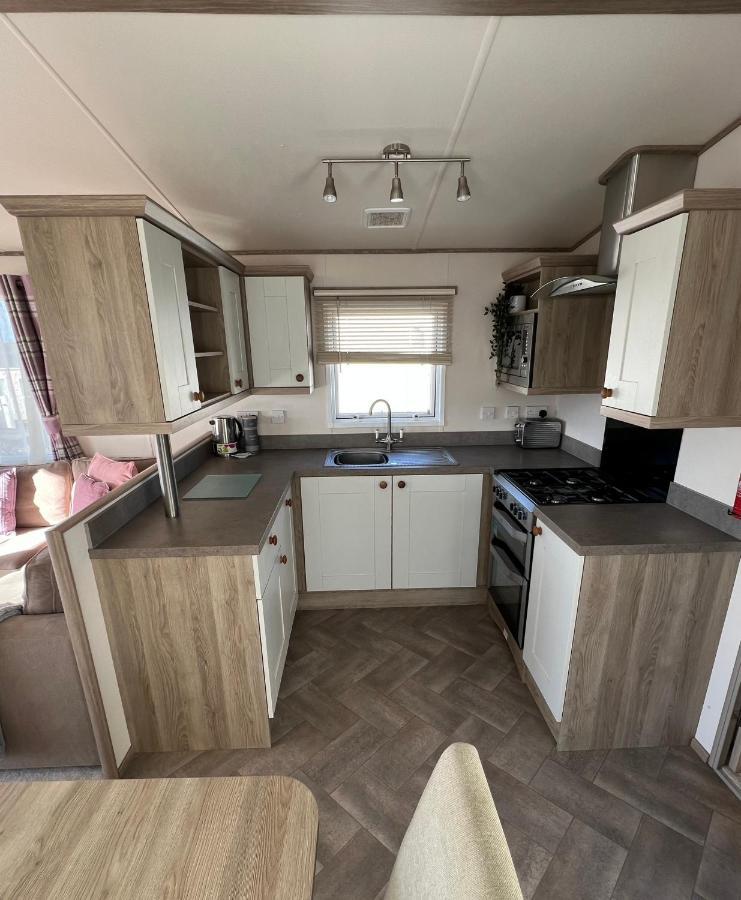 Anchors Rest - Family Caravan - Haven Lytchett Minster Exterior photo
